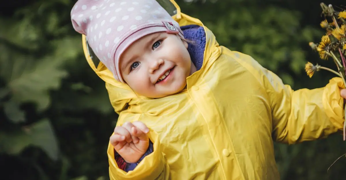 Vêtements de Pluie pour Enfant : Guide d'Achat Complet
