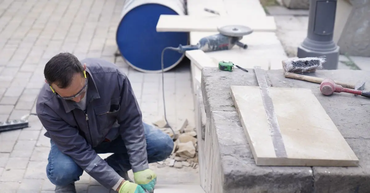 Guide complet pour la pose de carrelage sur terrasse