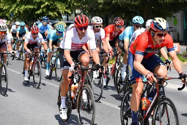 Équipements de Sports Collectifs Petit Prix : Guide d'Achat